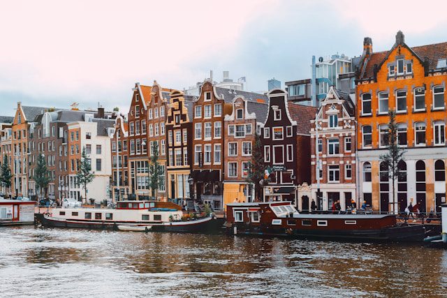 crociera sul canale della città di amsterdam