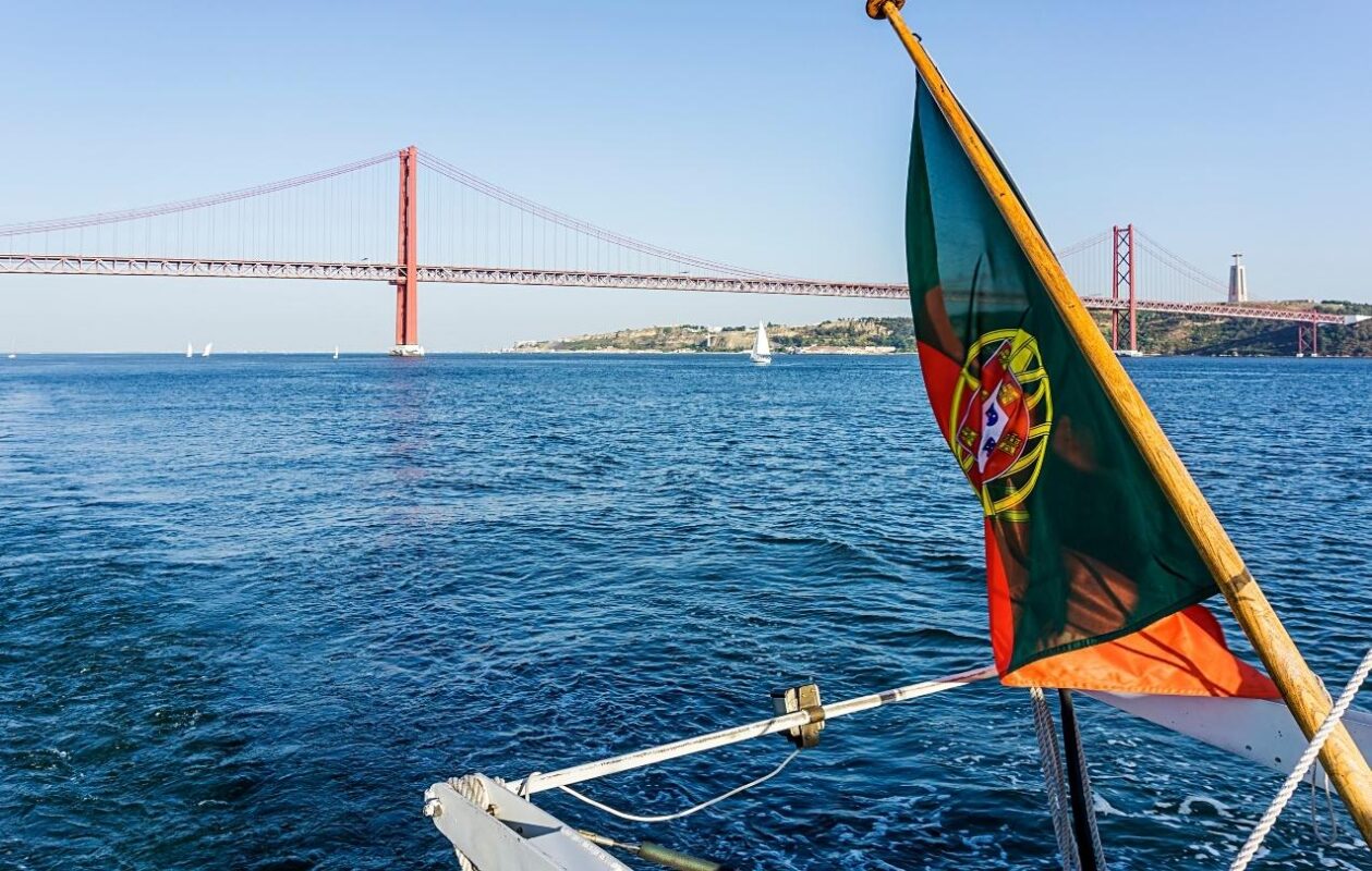 lisbon boat party img