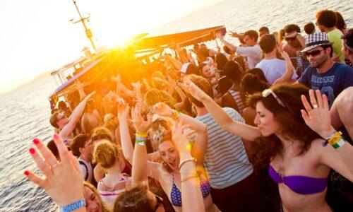 Indimenticabile festa di addio al celibato a Valencia con l'intrattenimento esotico
