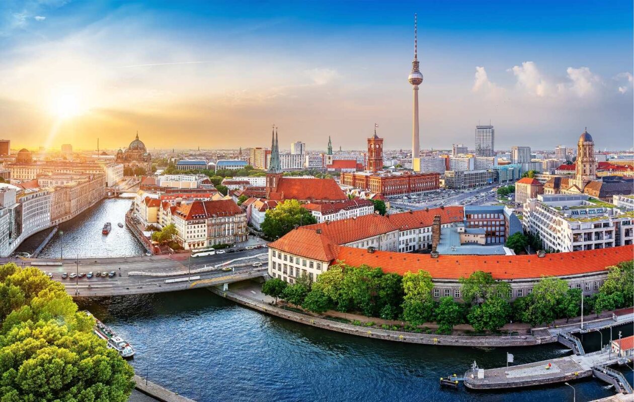 best place to stay in berlin img